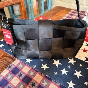 Harvey’s Original Seatbelt Baquette